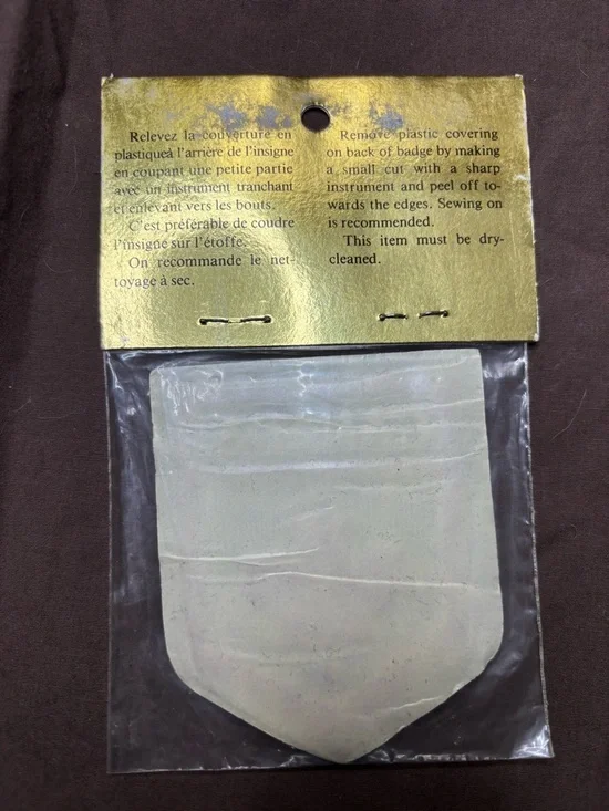 1970s - Vintage Collectors Canadian Badges - Picture 9 of 11